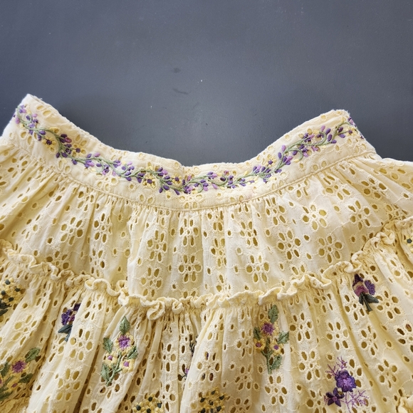 NWT Hemant & Nandita Floral Embroidered Mara Mini Skirt Butter Yellow Size Small - Picture 3 of 12